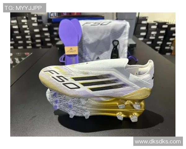 球星穿假足球鞋现象解析与影响对足球品牌形象的挑战 球星穿假足球鞋现象解析与影响对足球品牌形象的挑战