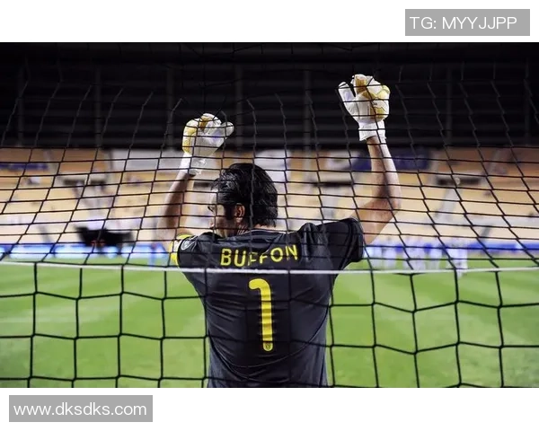 深度对话足球巨星：探索赛场背后的心路历程与成长故事